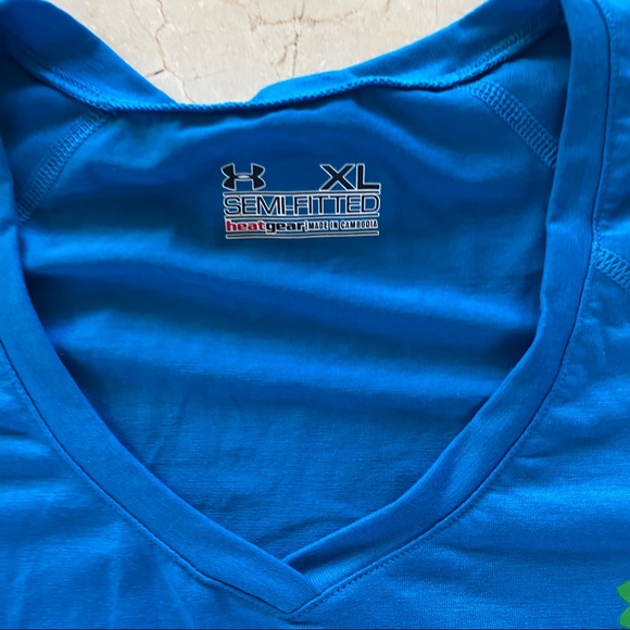 Under Armour Like New Semi-Fitted Heat Gear Top - Picture 3 of 5